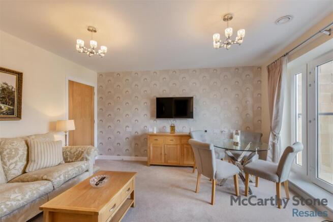 2 bed Apartment for sale Image 4