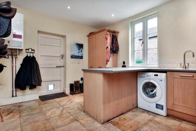 BOOTROOM / UTILITY