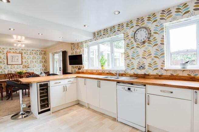 Dining kitchen