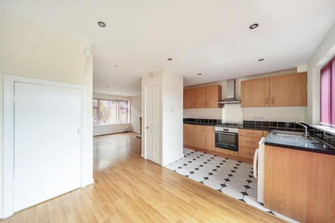 3 bed Semi-Detached for sale Image 4