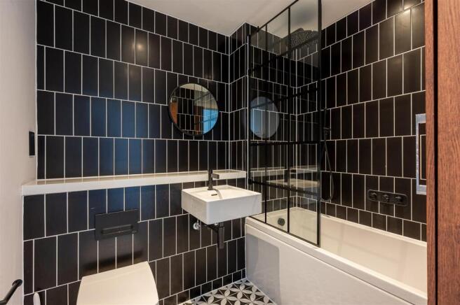 2 bed Apartment for sale Image 8