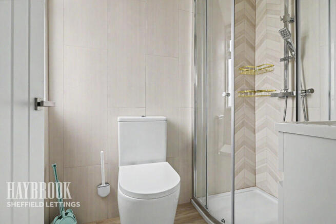 4 bed Semi-Detached to rent Image 12