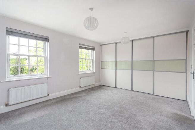 4 bed Terraced for sale Image 8