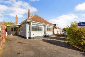 17, Warfield Crescent, Waterlooville PO7 7JR