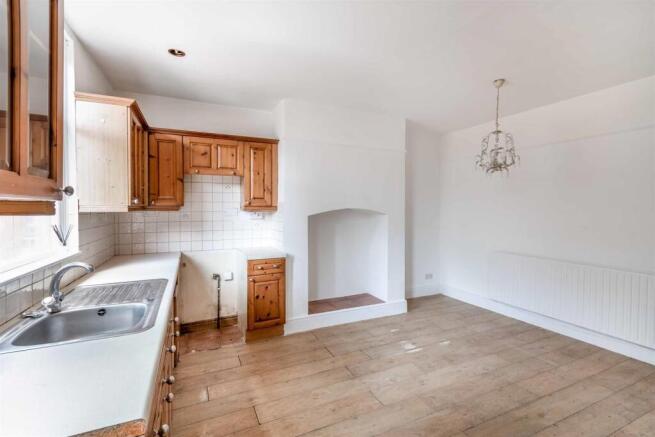 2 bed Semi-Detached for sale Image 4
