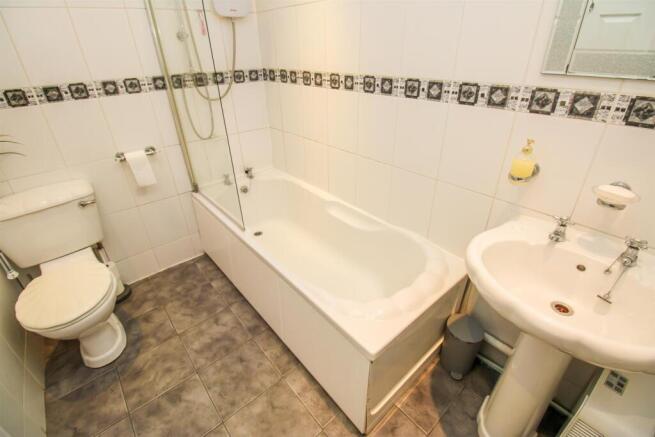 3 bed Terraced for sale Image 9
