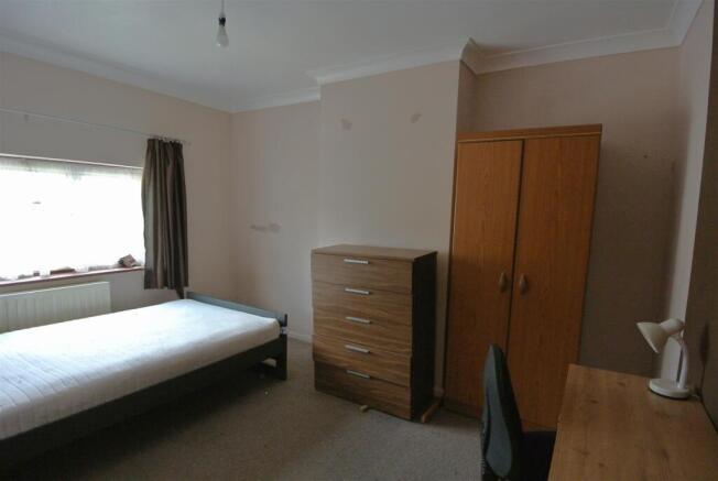 15 Almond Close - Top Back Bedroom 2.JPG