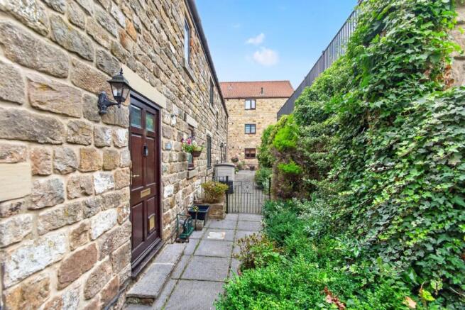 3 bed House for sale Image 4