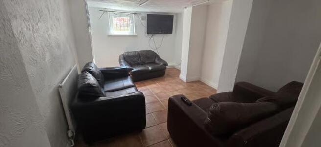 5 bed Terraced to rent Image 4