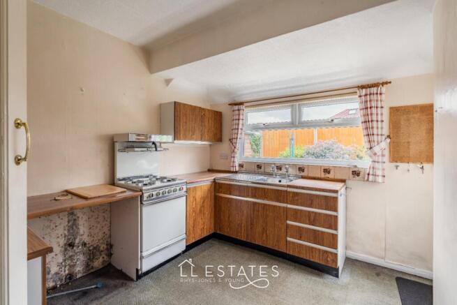Hillside Avenue, Old Colwyn, LL29 9UB photo 4