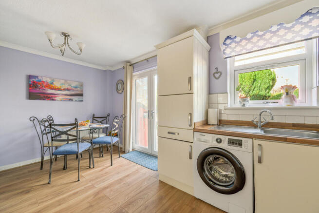 Kitchen/ Dining Room