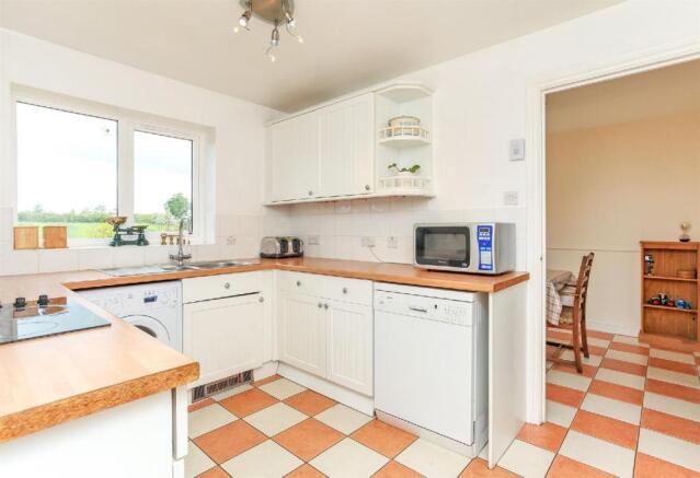 Kitchen 1.jpg