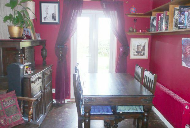 SITTING/DINING ROOM