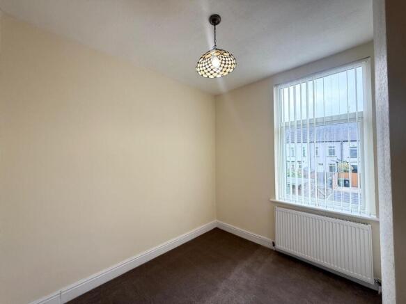 4 bed Terraced to rent Image 8