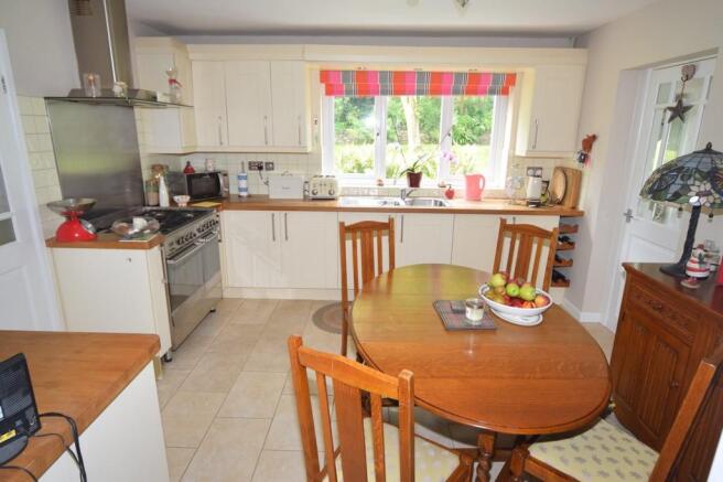 KITCHEN DINER