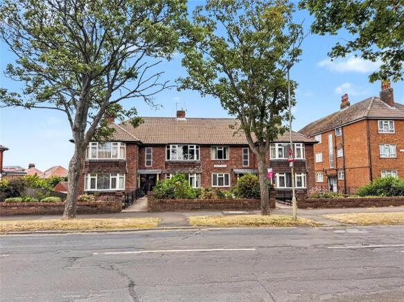 2 bed Apartment for sale in scarborough
