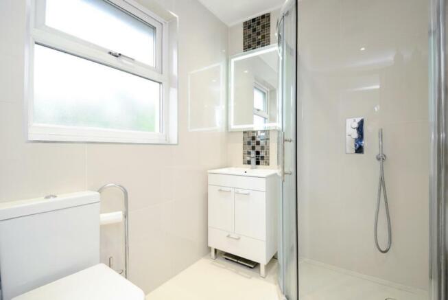 Hyacinth Close, Hampton, TW12 - View 4