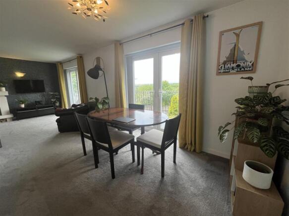 4 bed Detached for sale Image 7