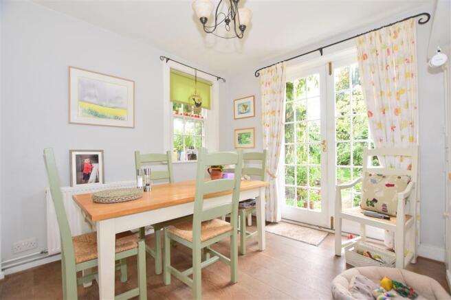 Kitchen/ Breakfast Room