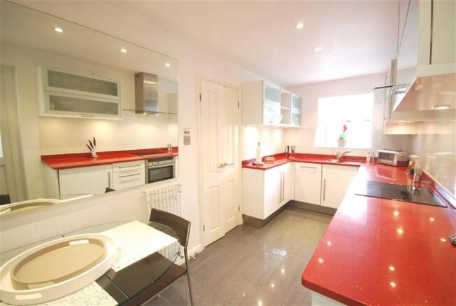 KITCHEN/BREAKFAST RO