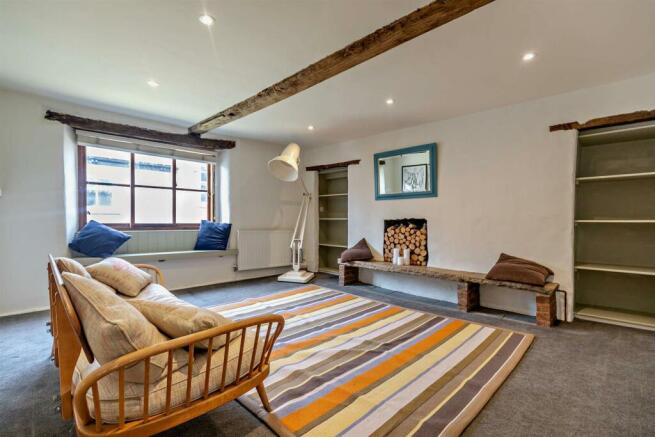 First floor sitting room bedroom.jpg