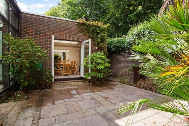 17 Langton Way, B...