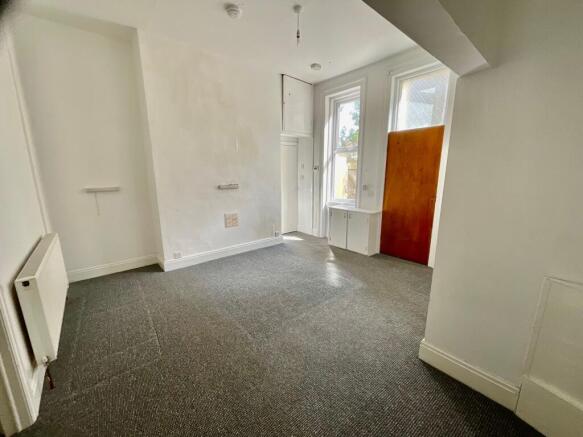 1 bed Flat to rent Image 4