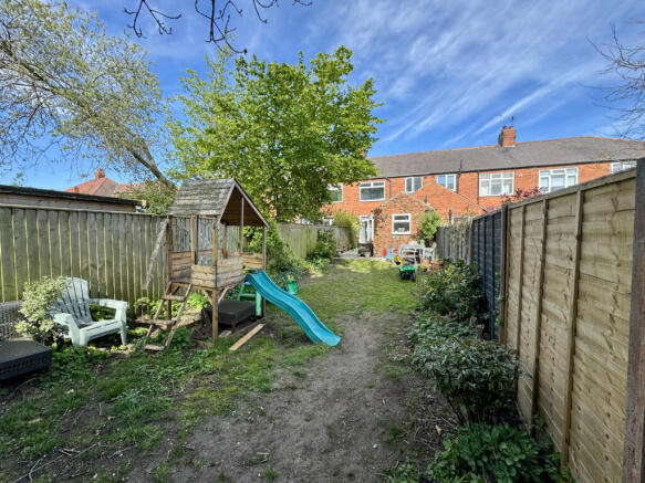 3 bed Terraced for sale Image 12