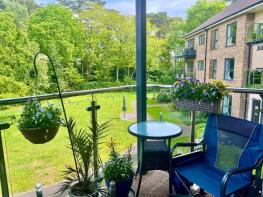 Flat 35, 15 Meadow Court, Hamilton Road, Sarisbury Green, Southampton SO31 7PU
