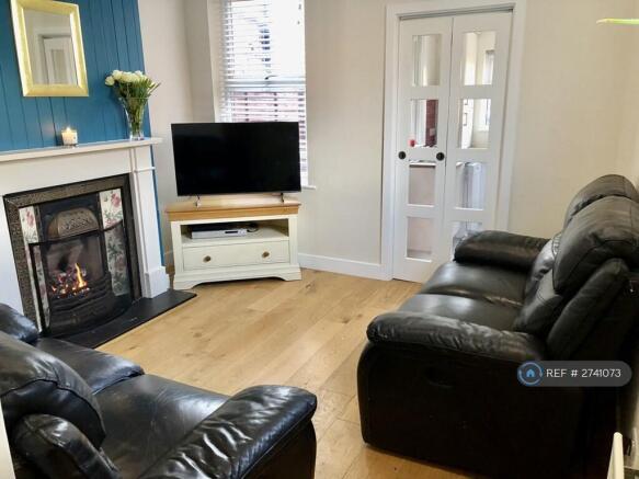 Lounge With Working Gas Fire 