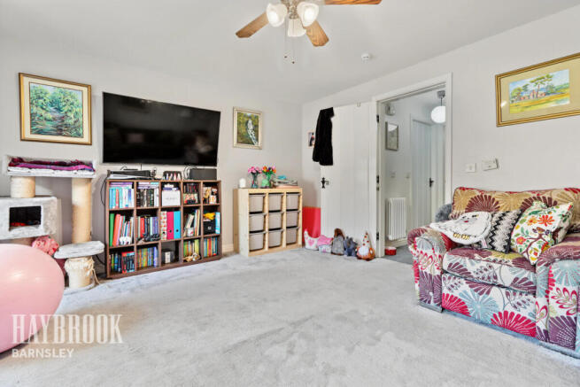 4 bed Town House for sale Image 8