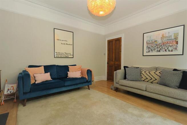 4 bed Semi-Detached for sale Image 9