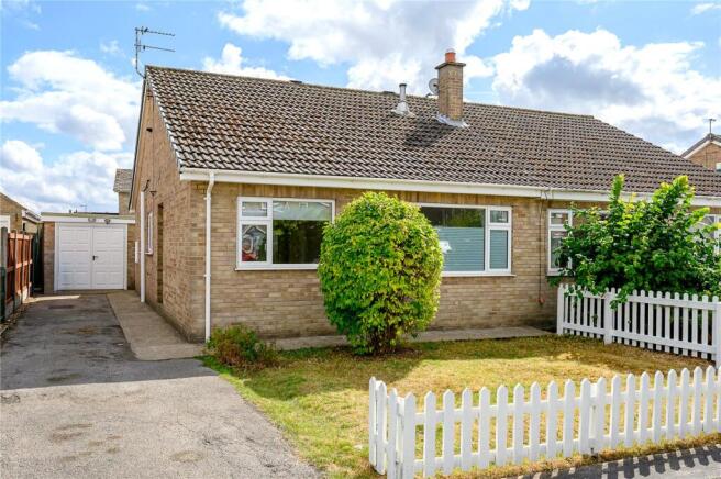 2 bed Bungalow for sale in pocklington
