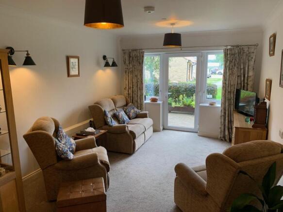 1 bed Retirement Property for sale Image 6