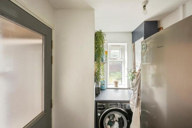 3 bed Semi-Detached for sale Image 7