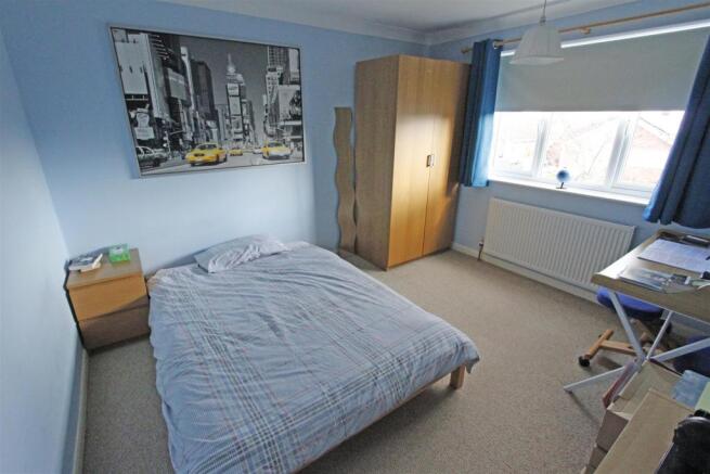 bed2.jpg