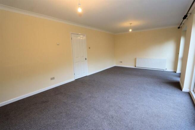 Kendal Avenue 6