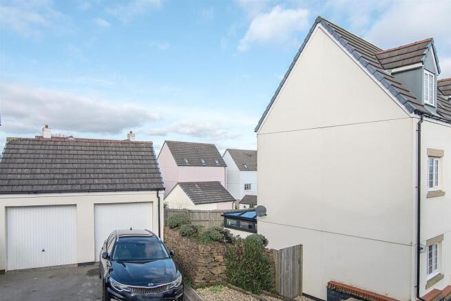 DETACHED DOUBLE GARAGE