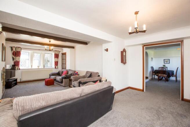 7 bed Detached for sale Image 9