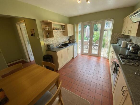 KITCHEN/BREAKFAST ROOM
