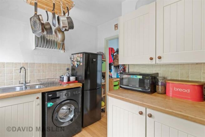 Kitchen (3).jpg