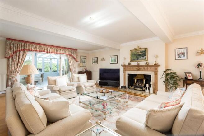5 bed Detached for sale Image 5