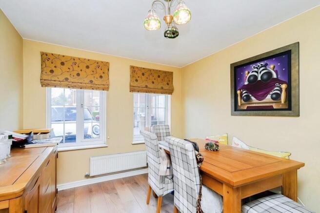 4 bed Detached for sale Image 5