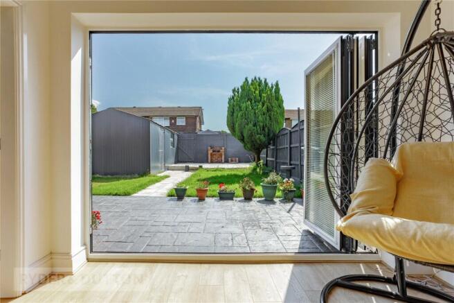 4 bed Semi-Detached for sale Image 4