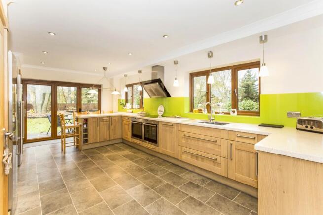 Kitchen/ Breakfast R