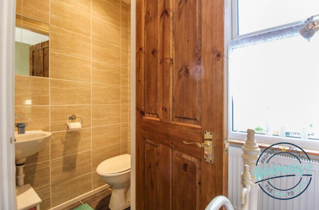 Ensuite cloakroom