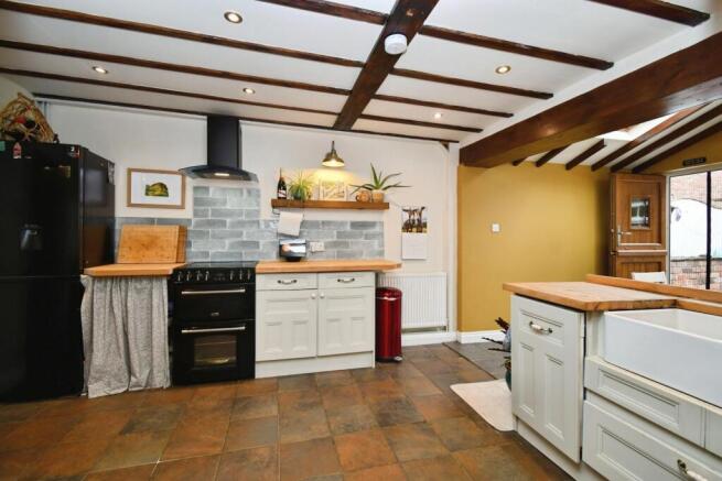 2 bed Terraced for sale Image 5