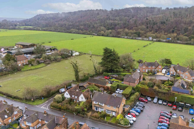 Badgers Rest, Bisham Village, SL7 1RR Drone (LOW R