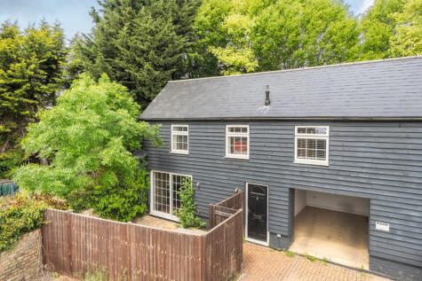 Clifton Road, Shefford, SG17