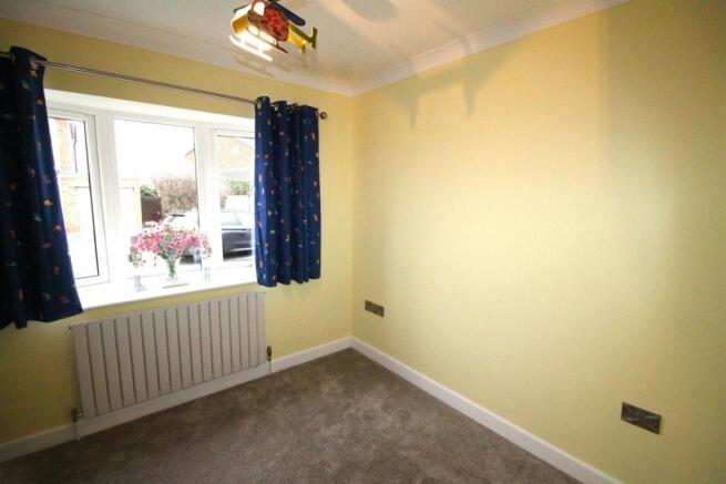 5 Embleton Rd-Bed2.JPG